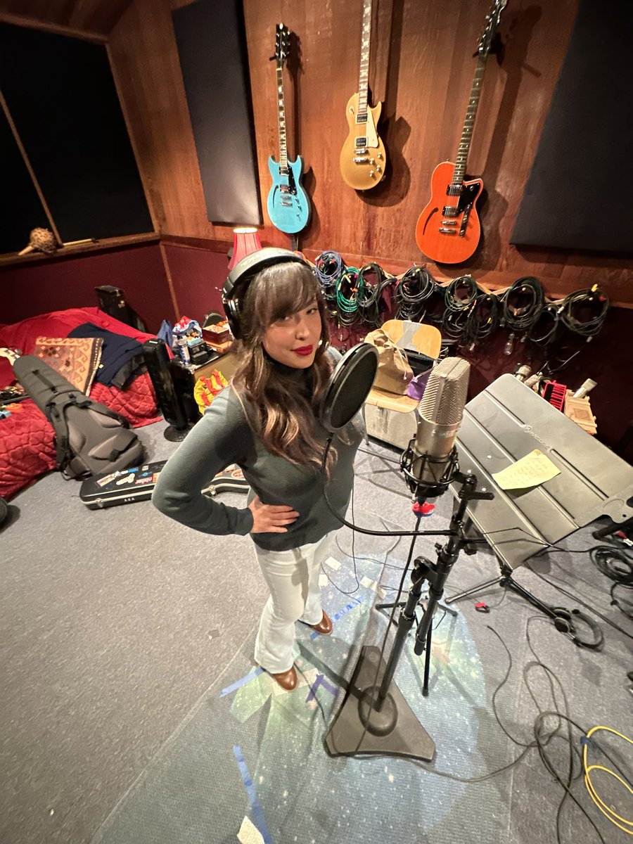 DonovanPlant's tweet photo. π Francesca Lee, singing on our latest track @HydeStreetSudios last night. π
Solo Shenanigans Hotel Utah 11/30
#DonovanPlant #TheLeafs #FrancescaLee #newsongs #sanfrancisco #HotelUtah #Songwriter #sanfranciscomusic #BayAreaMusic #Poetry #hydestreetstudios https://t.co/4Ok9qma2Ut