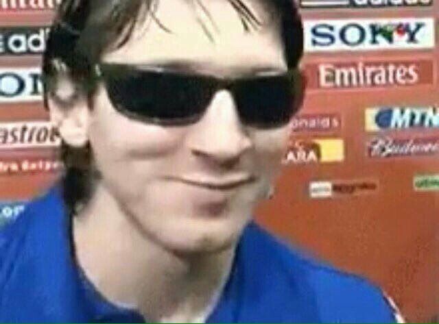 Vos después de aprovechar el 10% de descuento para comprarte esos anteojos que siempre quisiste en Die Republik der Brillen