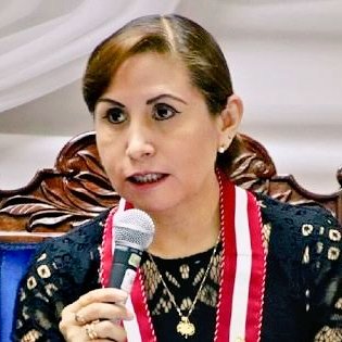 TwicuyRicuy's tweet photo. Ataque total y coordinado de la mafia caviar contra Patricia Benavides, al mismísimo estilo de cuando lincharon a @PedroChavarryV, pero en contextos radicalmente diferentes. Para los caviares corruptos, es matar o morir.
Todo el apoyo a Benavides.
Zorraidas nunca más!!! https://t.co/JBCDUV8U4X