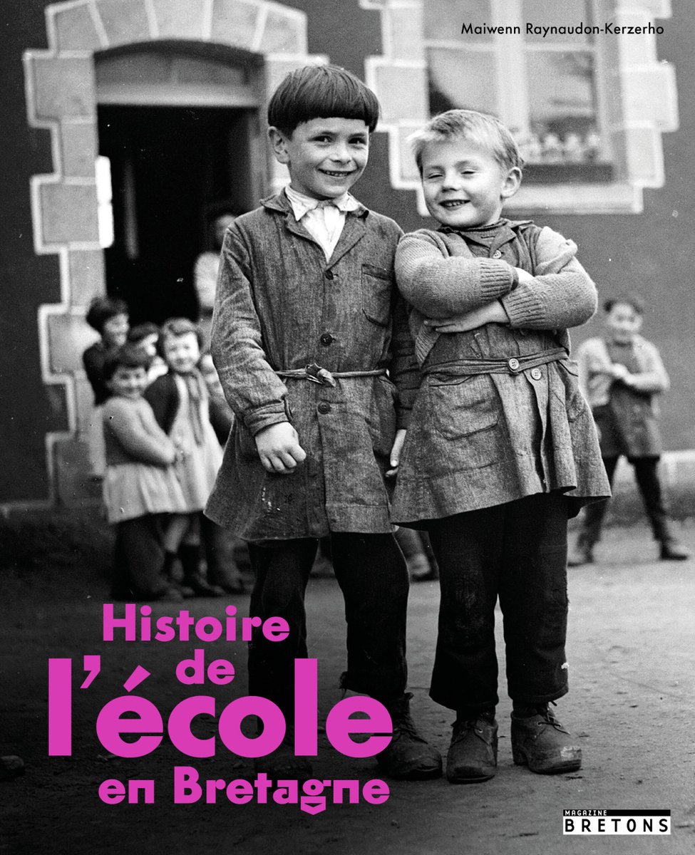 🆕[Bibliothèque] Cet ouvrage des <a href="/EditionsBetN/">Éditions Blanc et Noir</a> retrace l’histoire mouvementée et étonnante de l’école en Bretagne. A 👀, 1 riche iconographie issue en gde partie du fonds du musée de l’école de Bothoa. Une thématique qui fait écho aux collections du <a href="/MuseeEducation/">MUNAÉ</a> <a href="/Rouen/">Ville de Rouen</a>
