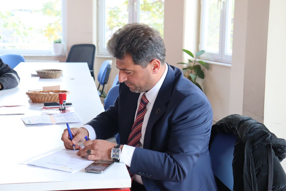 engincel's tweet photo. Adalar Belediye Başkanlığı için adaylık dosyamı CHP Adalar İlçe Başkanlığı'na teslim ettim. Partimizin kaliteli ve üstün belediyecilik anlayışını temsil ederek, Adalar'ın umutlarını yarınlara taşıyacağız. https://t.co/bNRpfLOyCu