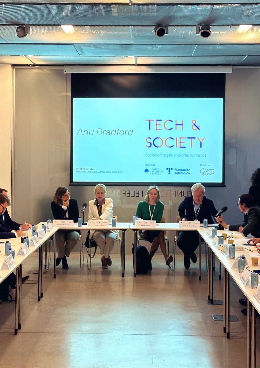 Hoy en @FundacionTef contamos con la presencia de @ECFR Council Members @AnuBradford <a href="/ColumbiaLaw/">Columbia Law School</a> &amp; @CarmeArtigas <a href="/SEDIAgob/">S.E. Digitalización e Inteligencia Artificial</a> abordando la competición global entre modelos regulatorios y el balance entre regulación e innovación tecnológica en el marco de #TechSociety <a href="/AspenSpain/">Aspen Institute España</a> 🧵