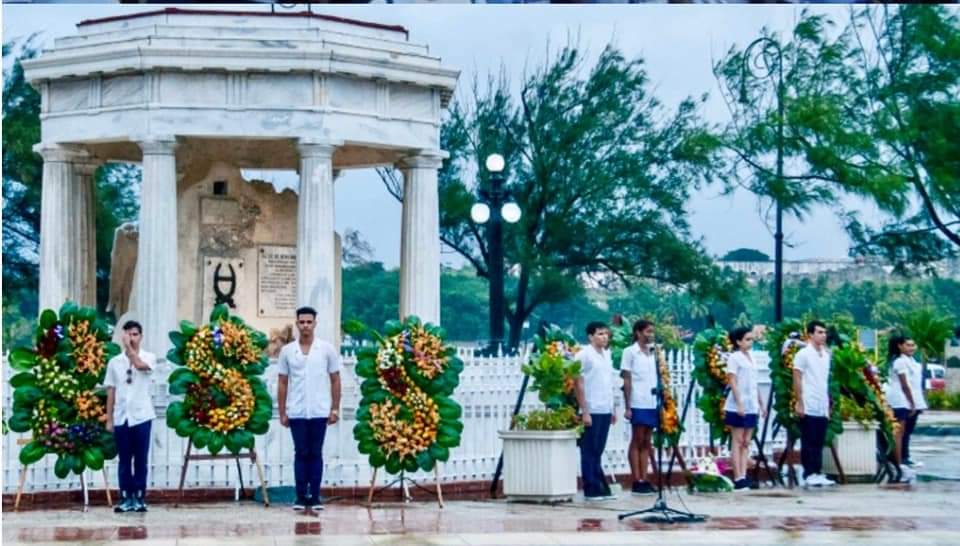 27 de noviembre, Asesinato de los ocho estudiantes de Medicina. 
En el 152 aniversario de esta ignominia, las nuevas generaciones seguimos adelante y fieles a su ejemplo.
#TenemosMemoria