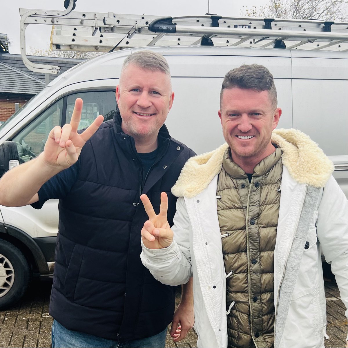 Just dropped Tommy @TRobinsonNewEra off to his family. Luckily, the police took him to a station down the road from me. What the police did to him yesterday was disgusting and outrageous.