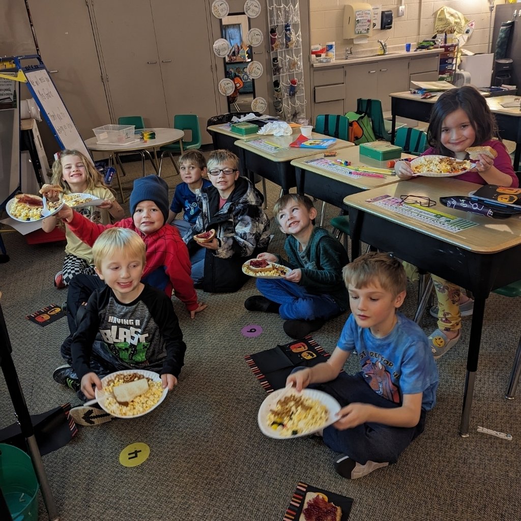 First Grade watched Charlie Brown Thanksgiving on Tuesday and had popcorn, jelly beans, pretzels, and toast just like in the movie.