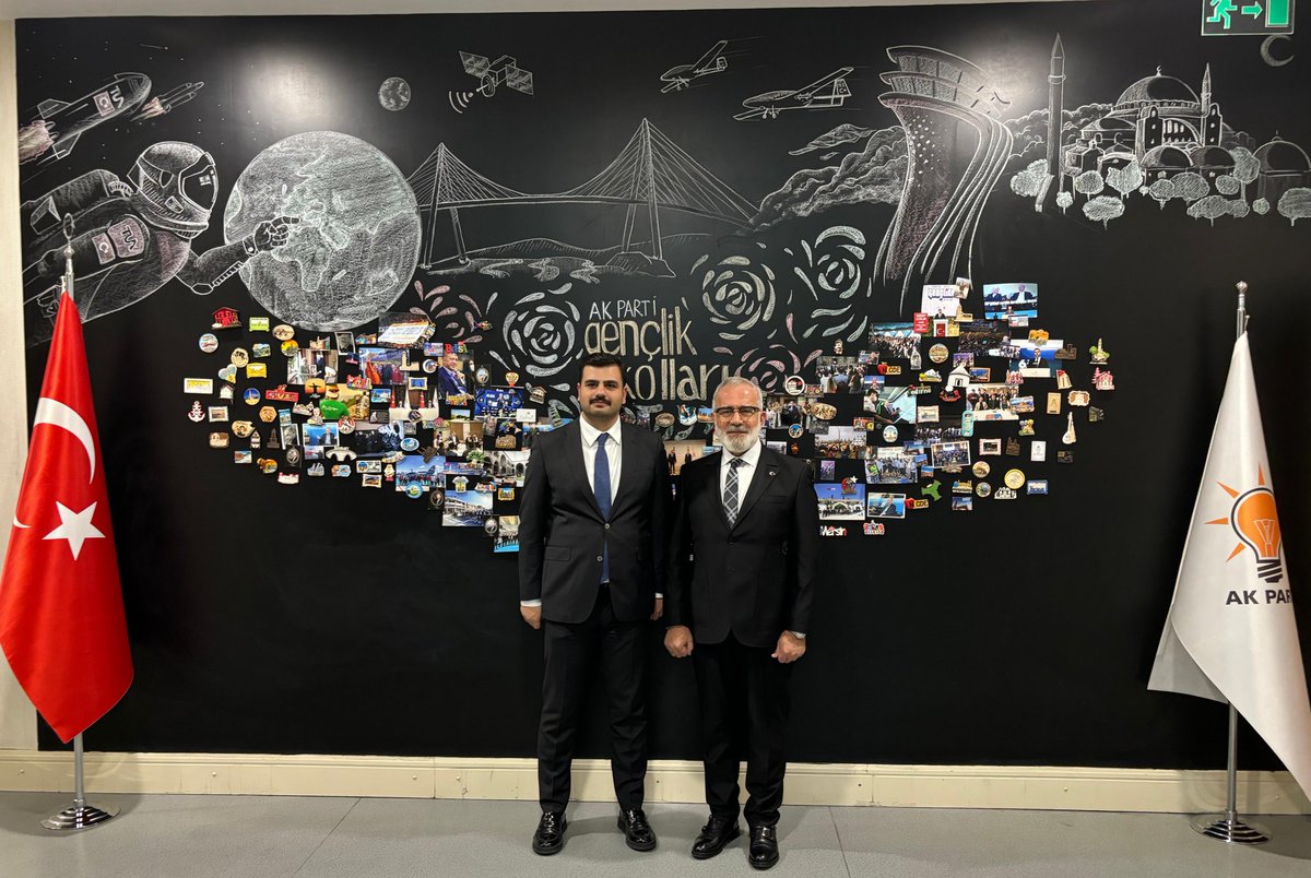 Büyük medeniyetimizin köklü davasını omuzlayan gençlerimiz, aziz vatan topraklarının ecdadımızdan bizlere emanet olduğunun idraki içerisinde; tarihimize ve değerlerimize sadakatle sahip çıkacaklardır…

Genel Merkez Gençlik Kolları Başkanımız ve İzmir Milletvekilimiz