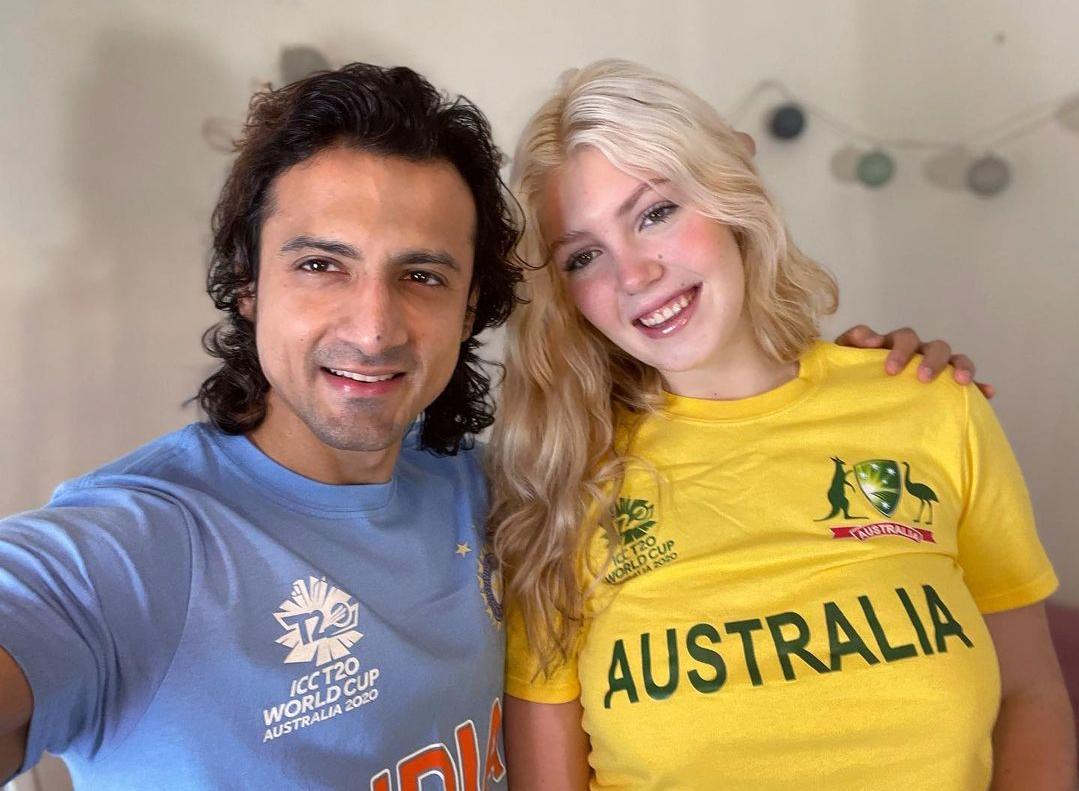 nonsence_Talk's tweet photo. Bhai galat India v/s Australia match ki hilight download kar li.

(ps. esma India ki batting kuch zyada hi acchi thi) https://t.co/wy5U6Fn391