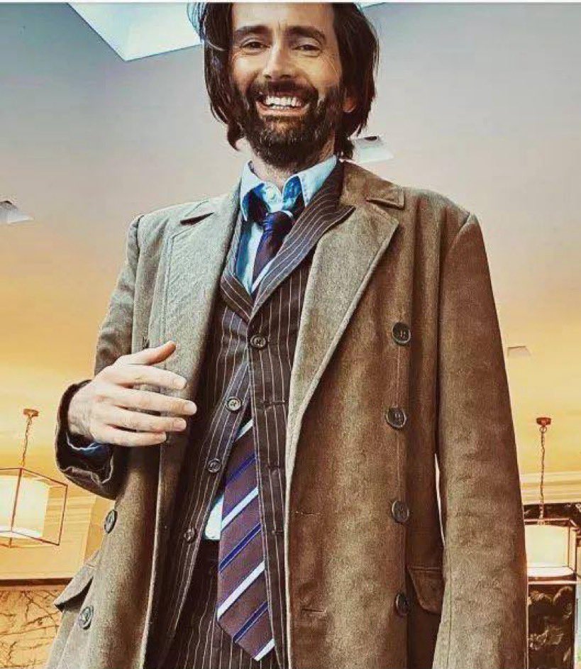 You could say.. I’m a bearded Tenth Doctor. 😅