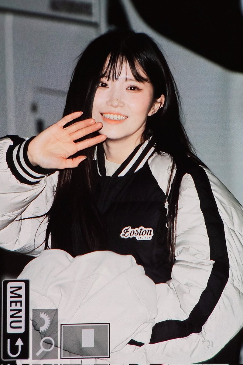 9clover_'s tweet photo. 231127 뮤직하이 출근

#송하영 #Hayoung 
#프로미스나인 #fromis_9 https://t.co/N88gqrn80T