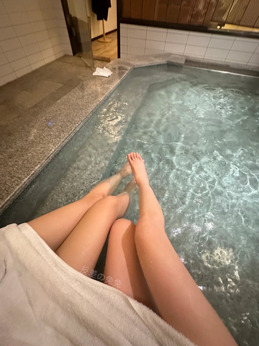 上周一周都心心念念的双女仆套装(,,•́.•̀,,) https://t.co/U9COqbna0M