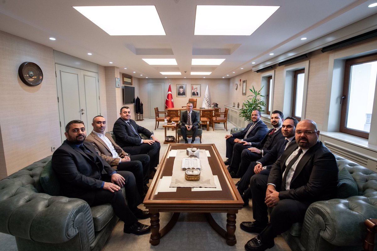 gantepvaliligi's tweet photo. Galatasaray Taraftarlar Derneği Başkanı Cihat Kıratlı, 2. Başkanı Halil Küsbeoğlu ve beraberindeki heyet, Valimiz Kemal Çeber’i ziyaret etti.

@kemalcebervali https://t.co/cCfKoeGaBB