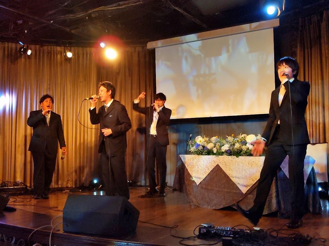 VP_MEN's tweet photo. 早いもので3年が経ちました。
おかげさまで楽しく平和な毎日を過ごしています。
当時あまりアップできてなかった2次会の写真をせっかくなので♪
お世話になっているアーティストのライブ中心の2次会。感謝!
こんな2次会見たことないでしょ♪
エンタメ最高!
#SOLZICK
#マラマラマ
#SMELLMAN https://t.co/RbbeSsR9lQ
