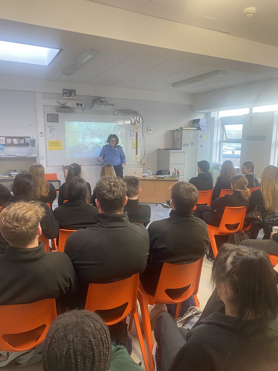 McGannMargo's tweet image. Garda Grainne O Shea gave an excellent presentation on Road Safety to TY4 &amp;amp; TY5 @FriaryCollege on Monday afternoon 🚗🚙🚓🚔