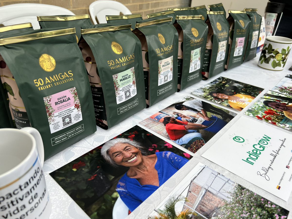 FondoONUCol's tweet photo. En el evento de @APCColombia tenemos la muestra Alianzas con valor, donde se visibilizan procesos apoyados la cooperación internacional y tenemos presencia de aliados apoyados por el Fondo como @Indiegrowco, @MercyCorpsCo, @amapuricol_, @CostalCampesino, entre otros. https://t.co/iYVWx9NUdS