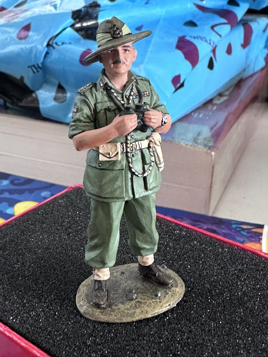 Yai_Kangjam's tweet photo. #unclebill visits Yai !!! One of the finest generals of #WWII will be standing by my side to guide me in my future endeavours. How cool is that ! Thank you @robert_lyman for this lovely gift! https://t.co/TZI9hx1XbN