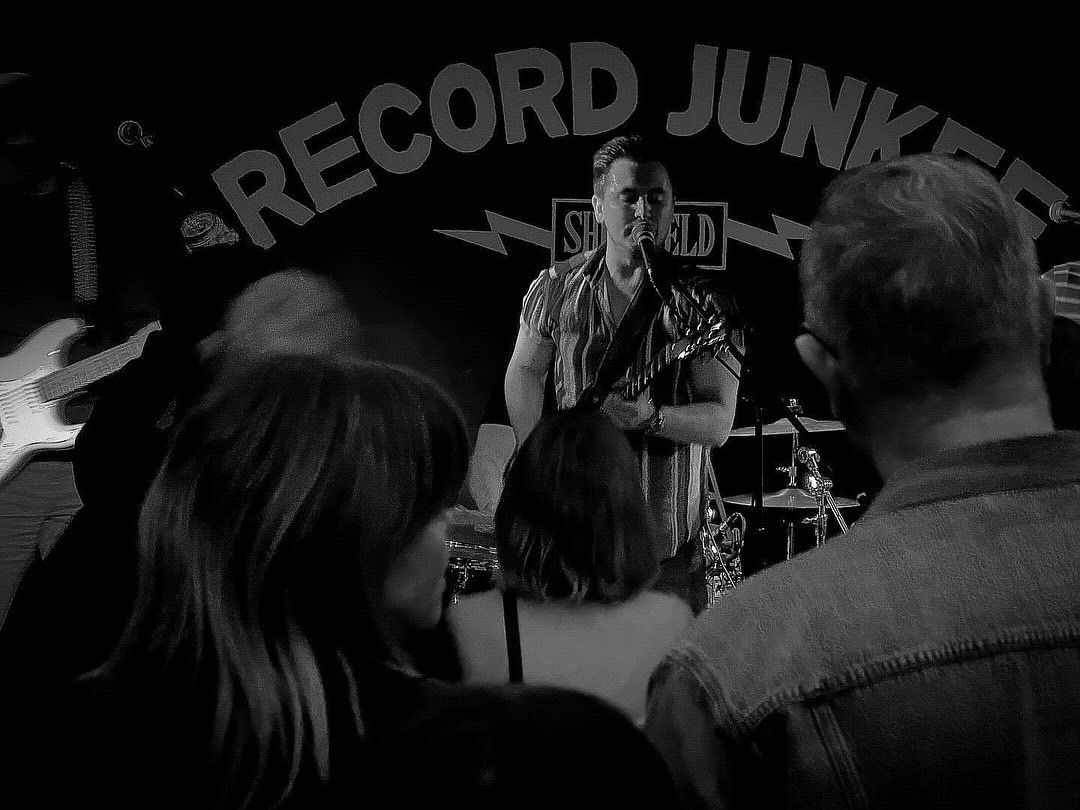 Another busy Beachcomber night @RecordJunkee . We had fun dancing along with you all. @TheSilverLines1 @hungryhungree and King Liar, you guys all smashed it 🤘. #sheffield #gig #newmusic