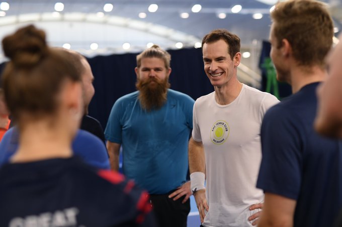 Photo of Andy Murray talking to players at the Para-Standing Tennis Day at the National Tennis Centre