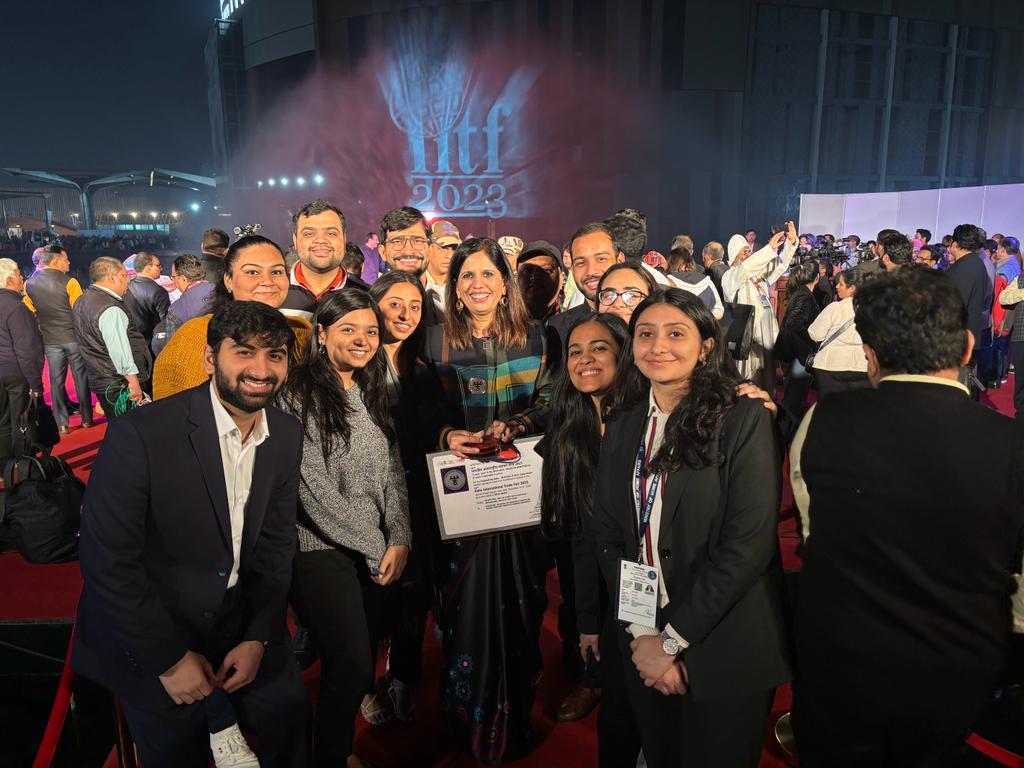 drkajal_ias's tweet photo. 🏆 Thrilled and honored to receive the Silver Award at IITF-23 for GI Pavilion! 🥈 Grateful for the recognition and proud of my incredible team. This achievement is a testament to our hard work and dedication. Thanks to all who supported us on this journey! 🙌 #SilverAward 🚀 https://t.co/2ss2rQvsVR