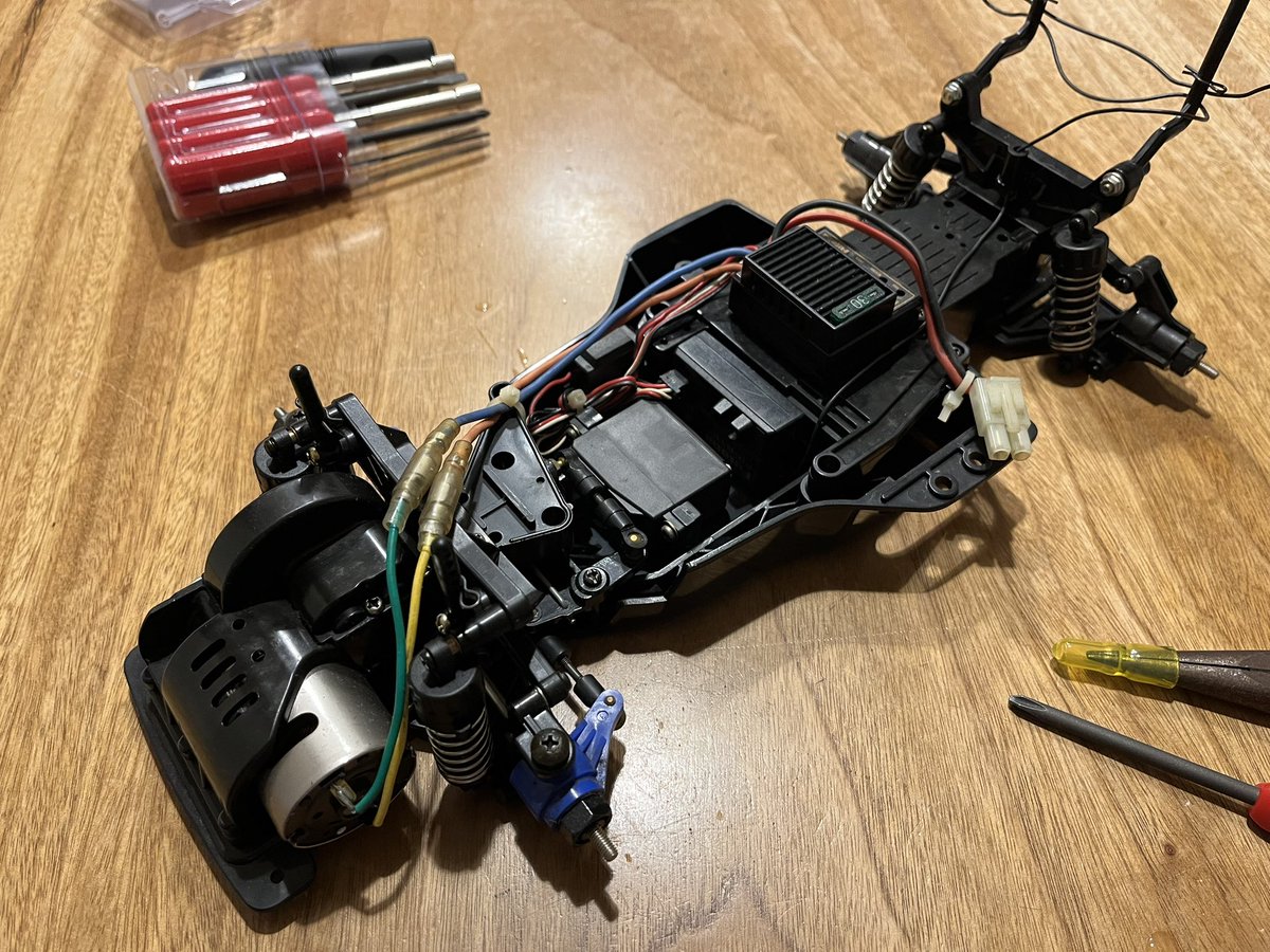 KtizvE's tweet photo. 実家からの発掘品②😝
当時、あまり人気なさげで…格安なお値段で、入手させていただきました😌
#タミヤRC
#FF01 https://t.co/4Q1UIwEjY1