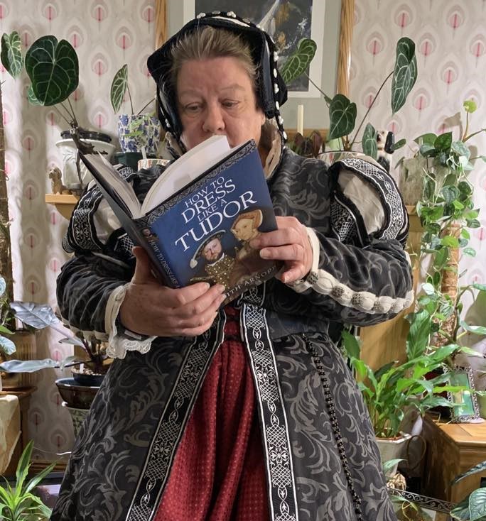 JudithArnopp's tweet photo. I chat to 
@valgreenauthor
 about How to Dress like a Tudor. Thank you for hosting me, Valerie! 
@penswordbooks
 #history #Tudors #NewRelease 

https://t.co/VOwZSrZo04 https://t.co/Ne2p8nGBIK