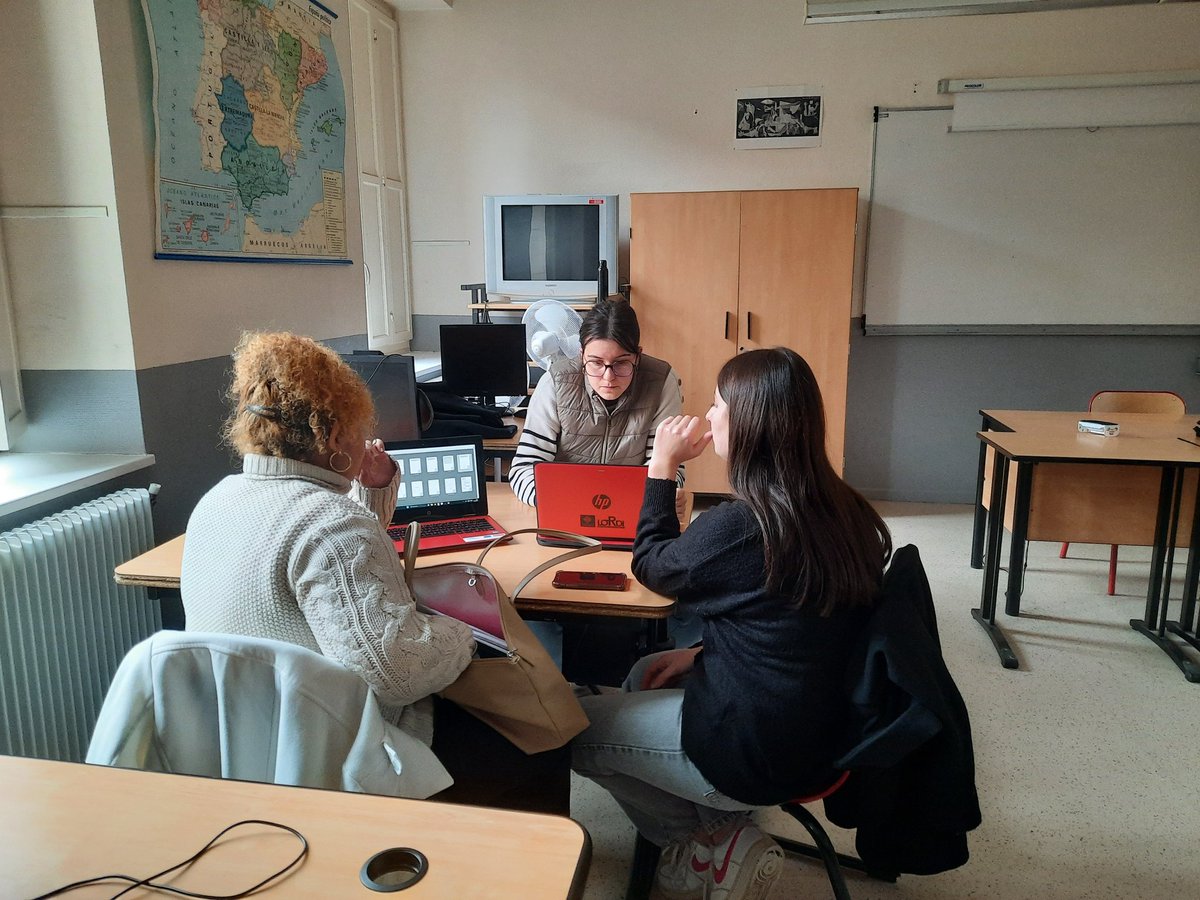 Restitution du travail de collaboration entre le lycée Pro J. Durroux et le lycée G. Fauré FOIX "colorationTourisme" des Metiers Accueil <a href="/btstourismefoix/">BTS Tourisme Foix</a> @cdilgf <a href="/phsoula/">Philippe SOULA</a> <a href="/acTlseEG/">EGTlse</a>