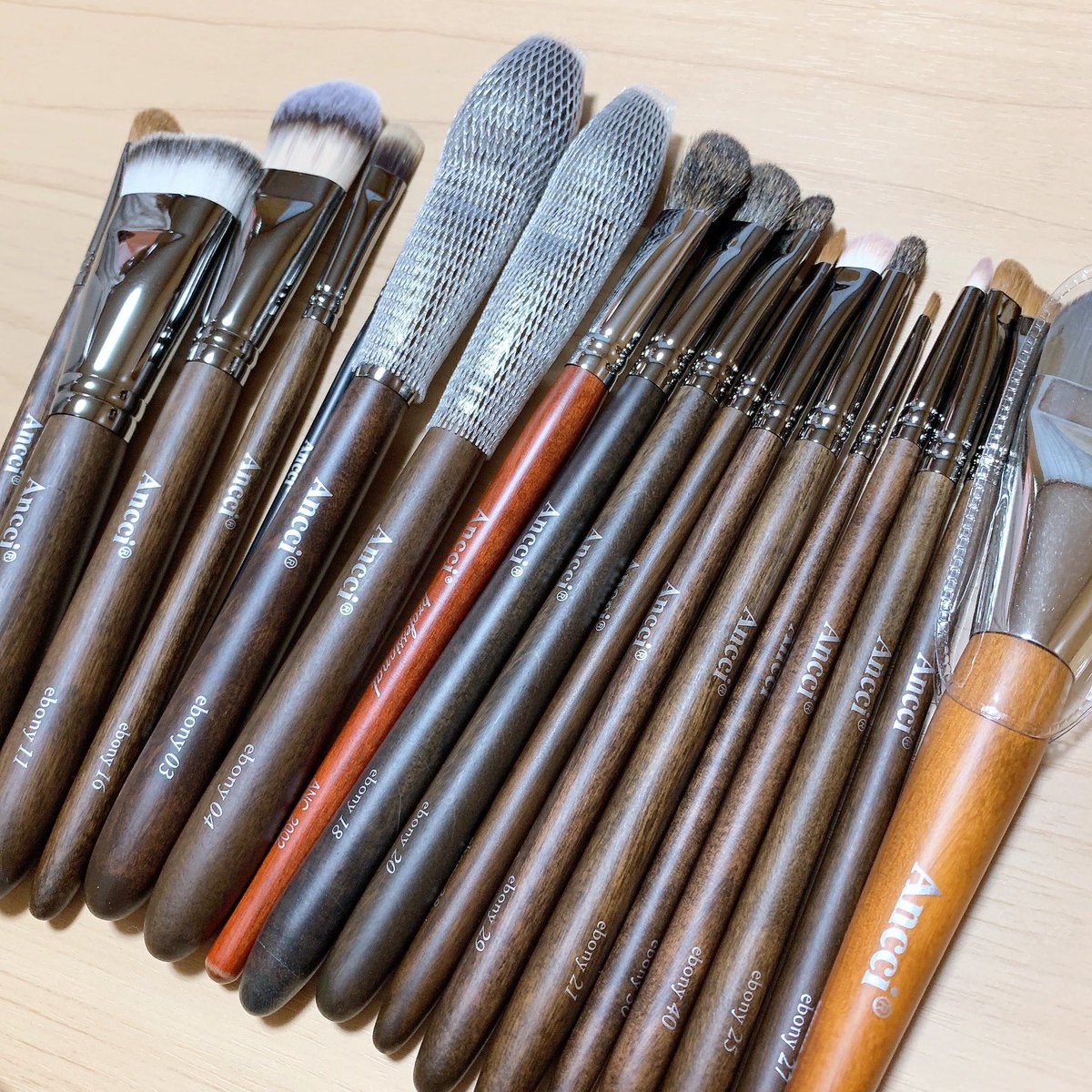 makirineri's tweet photo. アンシブラシ(@anccibrush_jp)様のインスタキャンペーンに当選し、日本未発売のファンデーションブラシをいただきました。ありがとうございます🙇🏻♀️✨️
とても嬉しいです🥰
お気に入りのアンシブラシが増えました💖
#アンシブラシ #anccibrush https://t.co/AbR515PuJf
