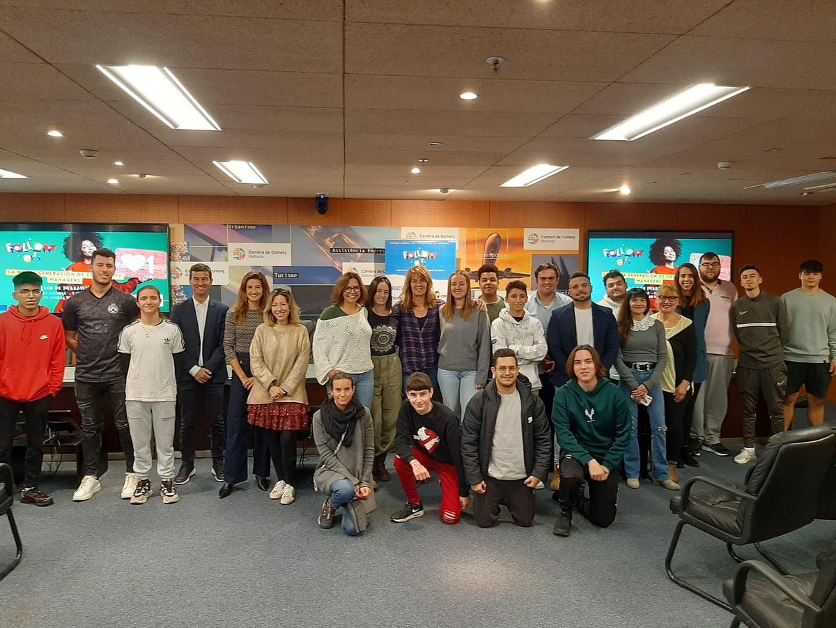 followus_eu's tweet photo. The Spanish national workshop took place today!
@cambramallorca  and @centre4educat  jointly presented the project and its 3 results to members of the 3 target groups of the project: NEETs, SMEs and Social Inclusion Workers. Big interest from all participants! https://t.co/9UF8ZelHZD