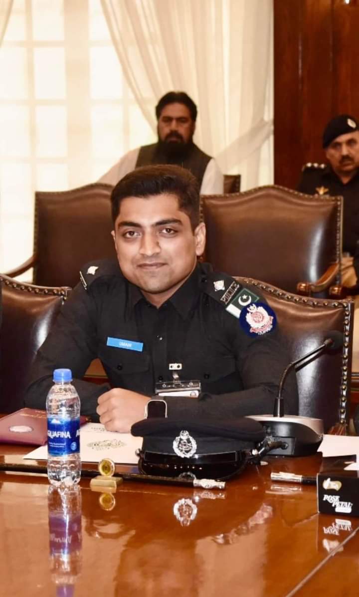 bajarihanif2's tweet photo. #JusticeForDSPUmairTariqBajari https://t.co/F0QFhvdOEp