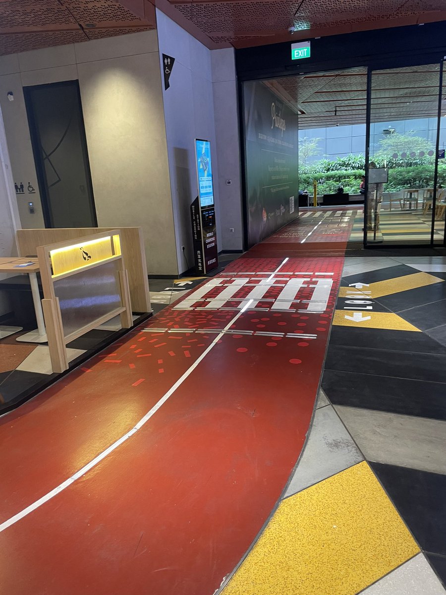 andysmith113's tweet photo. Cycle lanes through the middle of the Funan shopping centre in Singapore https://t.co/KPzB5UMfRG