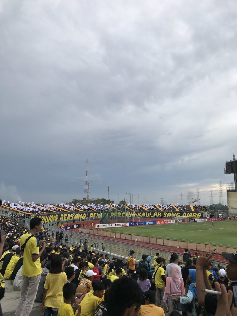 Sampai jumpa di tahun depan, ditempat biasa dengan anthem yg sama, bangkit bersama <a href="/gresikutdFC/">Gresik United 2005</a>! 💛💙