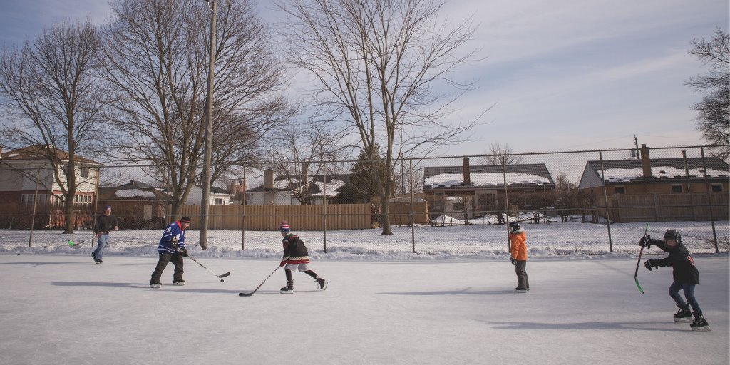 #DYK? There are nearly 30 outdoor rinks in #Kitchener that are run by over 200 volunteers. Help us keep them running for all your neighbours to enjoy.

Volunteer today: kitchener.ca/volunteer