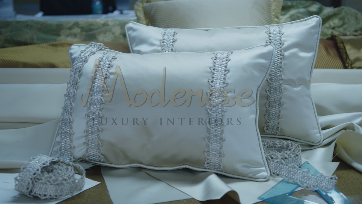 ModeneseGastone's tweet photo. The creation process of these luxury fabrics is meticulous and requires exceptional skill. It begins with the selection of the finest raw materials, such as silk, cashmere, and wool. 
#LuxuryFabrics
#TextileArt
#ModeneseCraftsmanship
#HighEndTextiles
#ItalianElegance https://t.co/rdylhXHxcc