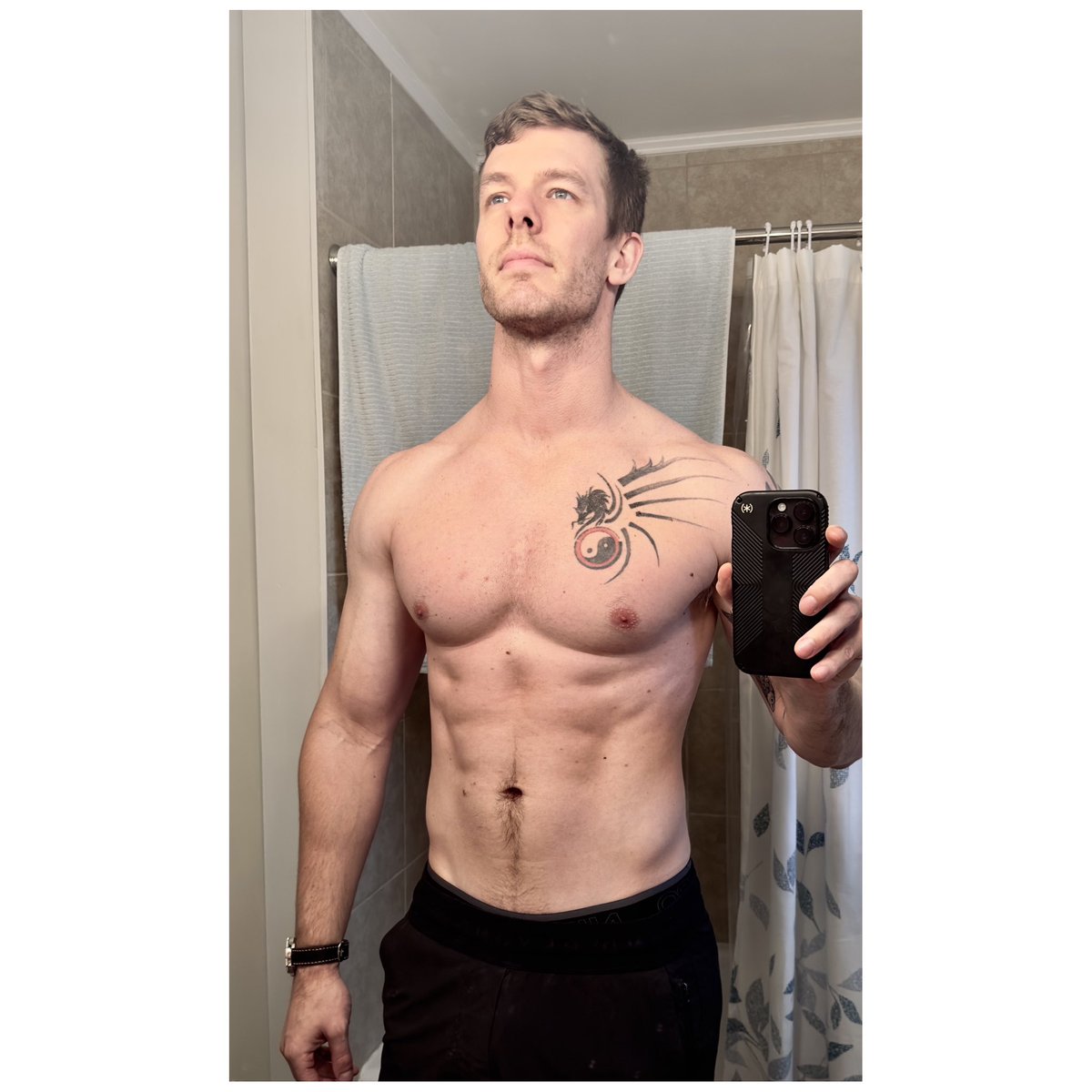 Sonder_Bass's tweet photo. 2 months of progress. 4lbs heavier at the same body fat percentage. Up next… DEADCEMBER ❄️ ⛄️💪🏻💪🏻 https://t.co/5dRP3sdtke