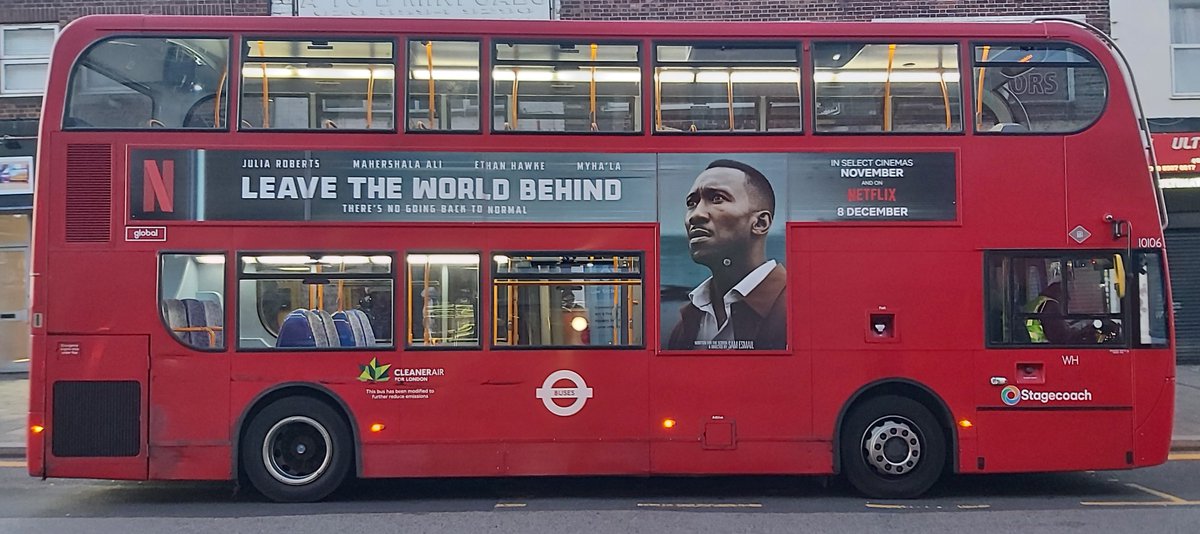 FilmsQuirky's tweet photo. #LeaveTheWorldBehind (2023)    
#LondonBusFilmTSide #LondonBusFilmPoster 🚌
#RedOmFilms #HigherGroundProductions #Netflix 
#FilmX  📽️🎬 https://t.co/W3XRcDFm3Z