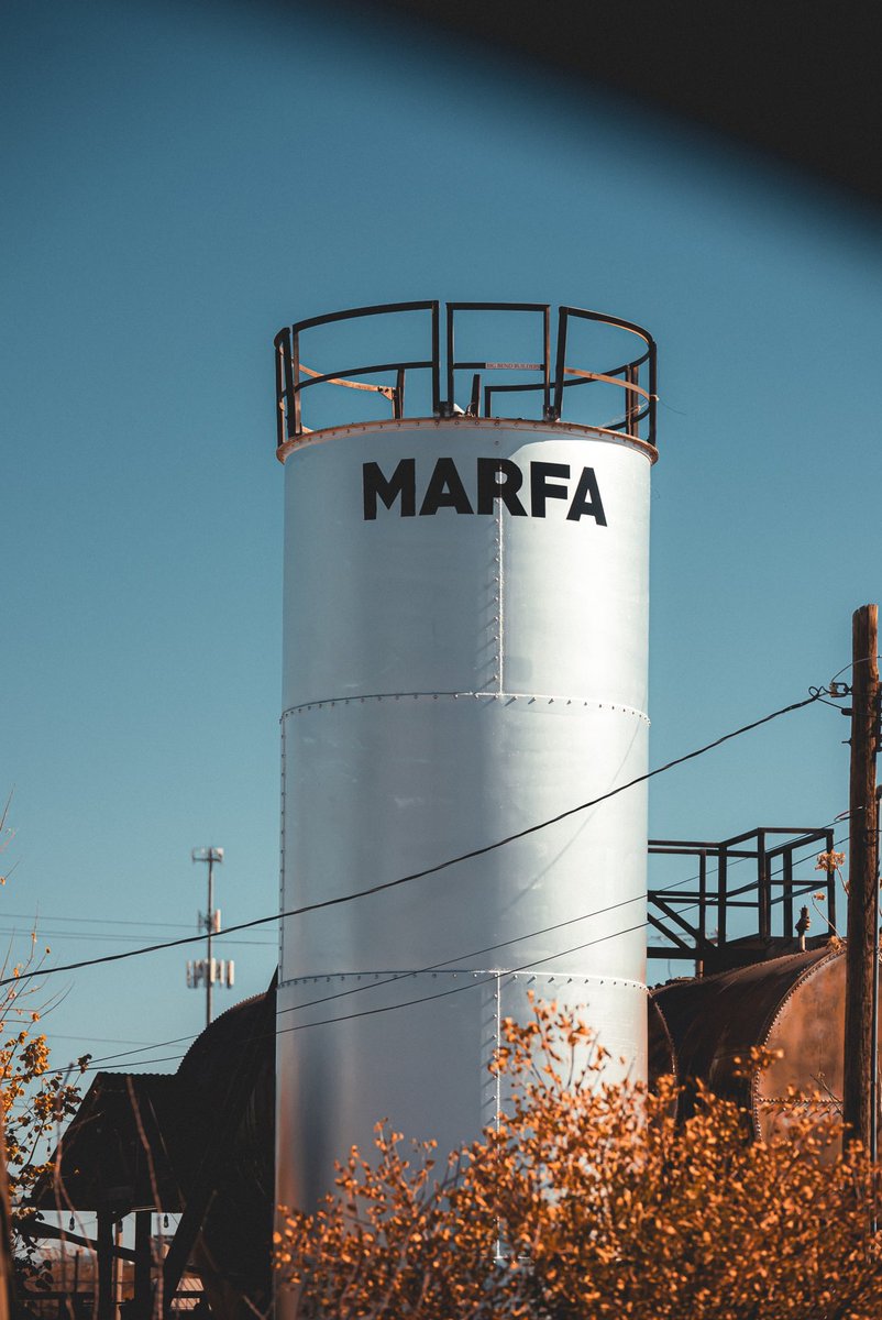 SalaisXander's tweet photo. Marfa 📸 https://t.co/1FX8HxyzhV