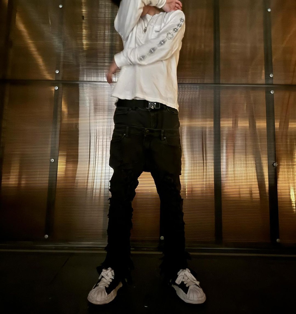 fucksl8er's tweet photo. New music soon 🫡 keep streaming #Ravioli

https://t.co/i9D0A3inCC https://t.co/Xn4wqn9dCb