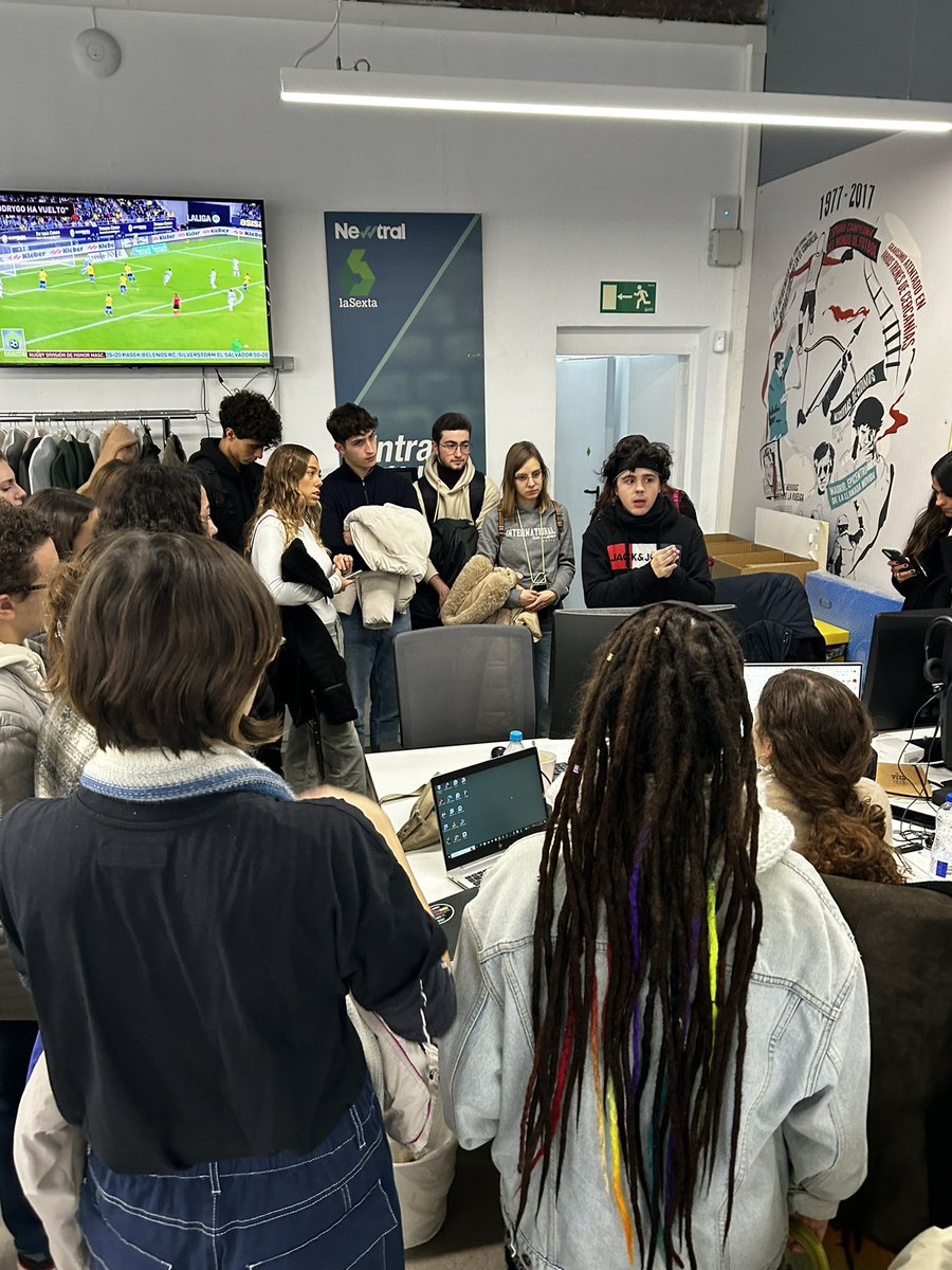 espiritusanto's tweet photo. Gracias @martomico @irenelarraz y a todo el equipo de @Newtral por su acogida y por explicarnos una y otra vez su día a día con paciencia infinita. Nos aporta mucho. Un placer ver por segunda vez un #uc3m para #uc3m 😄 @guincap_ y @jmmartroy #quieromás 😃 #Espiritured https://t.co/GjDMAZDd3G