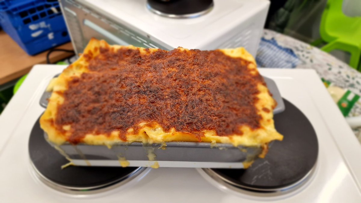 LindenCentreTF's tweet photo. KS4 smashed their Food Tech session today! Cooking lasagne from scratch, with excellent guidance from their Food Teacher, Mr Paskin, they chopped, grated, braised, mixed, layered and timed their lasagnes to perfection. Well done guys! https://t.co/N2Axi2OYwx