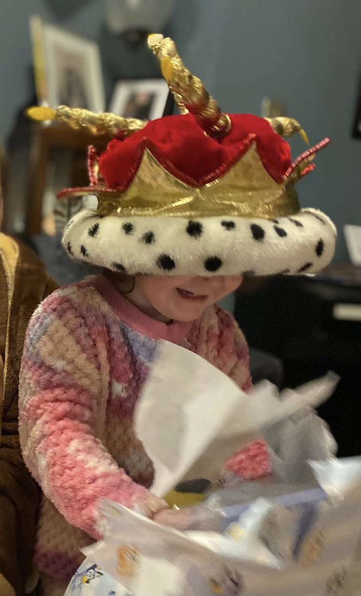 UofGheadofcomms's tweet photo. The third MacWarbie third birthday. Happy birthday to Hope! #lockdownbaby 🎂 🎁 🎈 https://t.co/UkxHVBtBuM