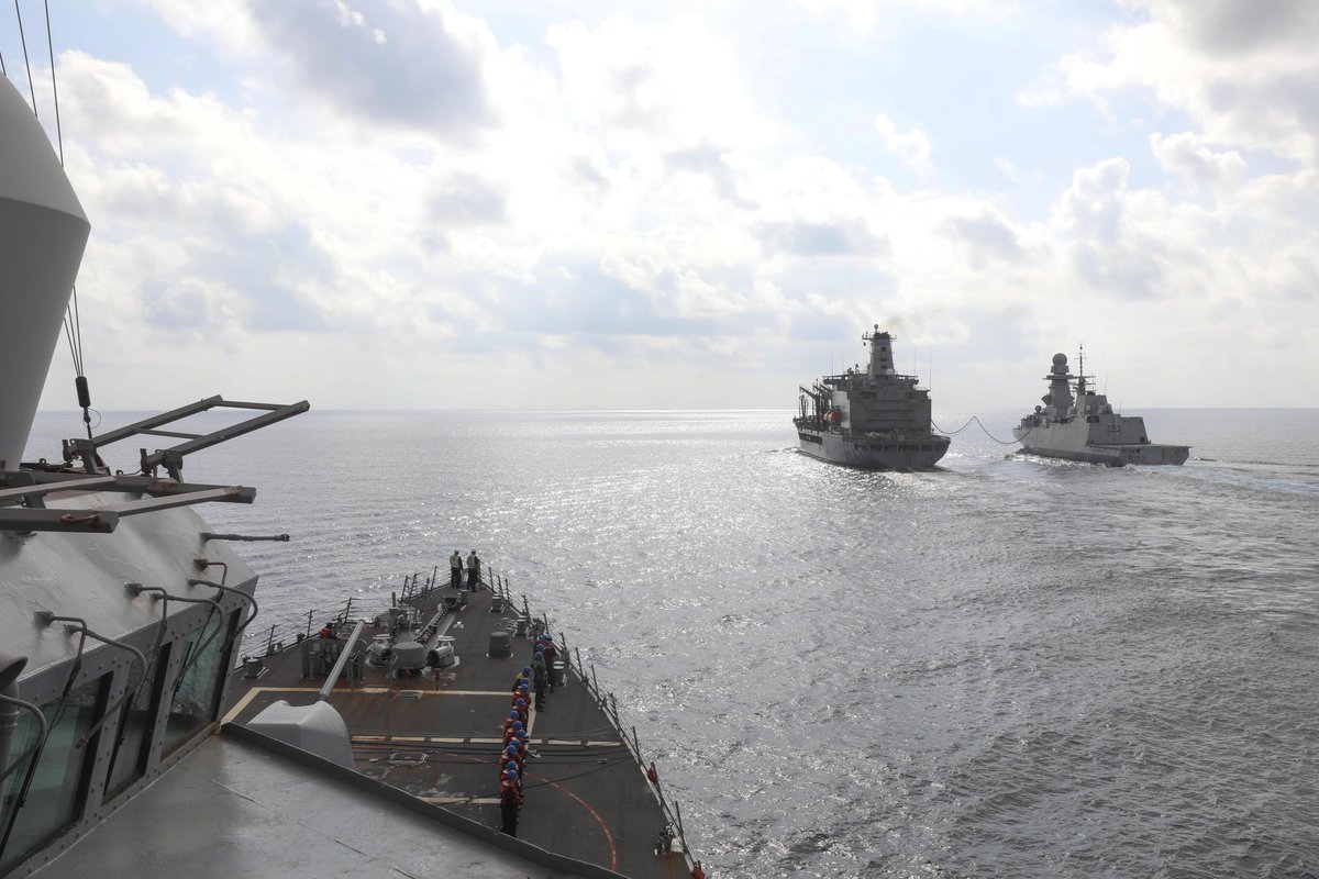 Refueling with Allies ⛽️🚢🤝

Sailors assigned to USS Ramage #DDG61, left, stand at parade rest while the Italian Carlo Margottini #F592 performs an underway replenishment USNS Laramie #T-AO203.

📸: MC3 Adriones Johnson