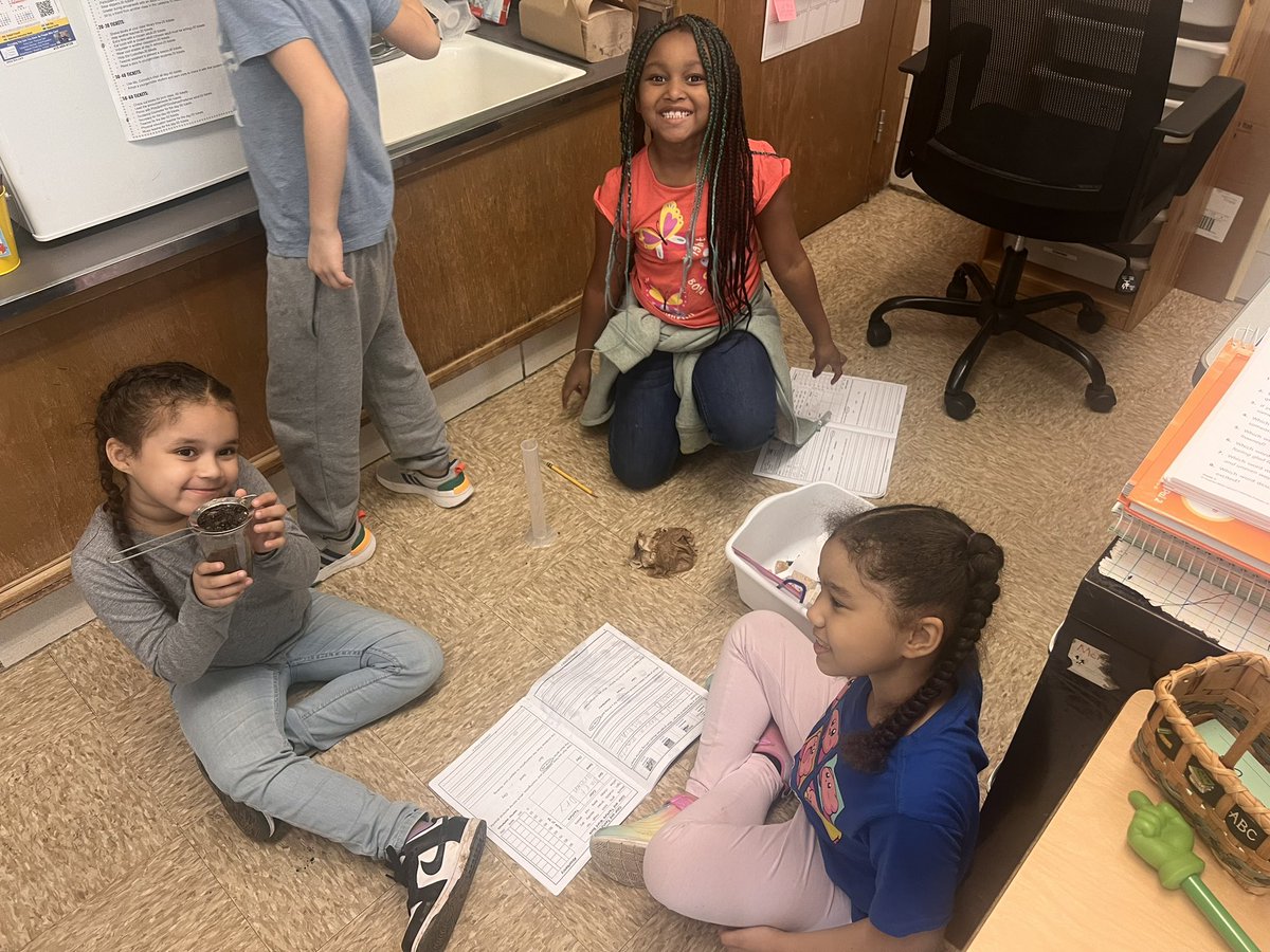 2nd grade scientists absorbed in investigating absorbency!! <a href="/sueweese/">Suzanne DeWeese</a> <a href="/BCPSSci/">BCPS Science Office</a>
