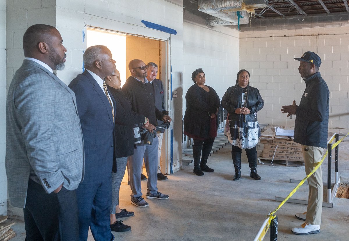 Groundbreaking ceremony for a new on-campus golf facility for <a href="/BamaStateGolf/">Alabama 🐉 $MON</a> 

📸 | bit.ly/4a8Vacf

#SWARMAS1