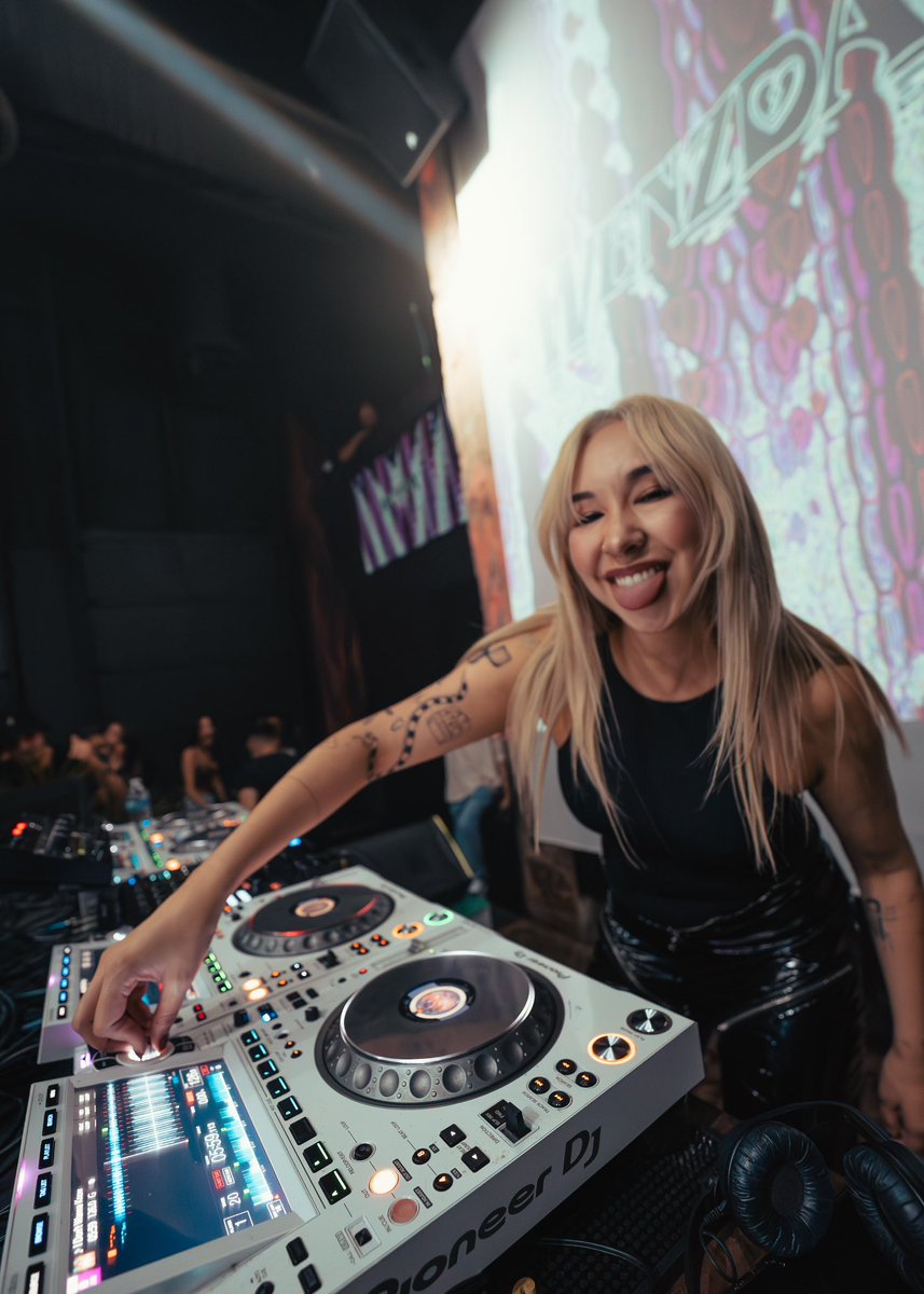 WENZDAY (@wenzdaymusic) on Twitter photo Had the best time this weekend in Arizona <a href="/DarkstarTempe/">Darkstar Theater and Lobby Bar</a> with <a href="/RelentlessBeats/">Relentless Beats</a>. The energy + love in AZ is truly unmatched and I’m so grateful I got to close out the month with y’all 🫶🫶🫶 Had the best time this weekend in Arizona <a href="/DarkstarTempe/">Darkstar Theater and Lobby Bar</a> with <a href="/RelentlessBeats/">Relentless Beats</a>. The energy + love in AZ is truly unmatched and I’m so grateful I got to close out the month with y’all 🫶🫶🫶