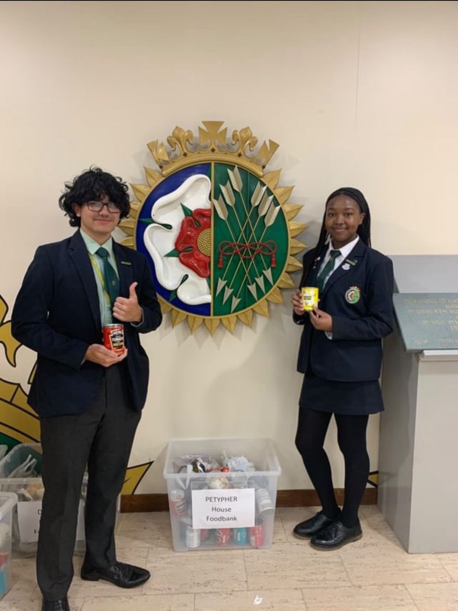 QMGSPetypher's tweet photo. Our House Captains are playing their part, but can we donate 1000 items?
#GenerousInApproach
#ItStartedWithOneCan
#Petypher https://t.co/iH6345E5Ey