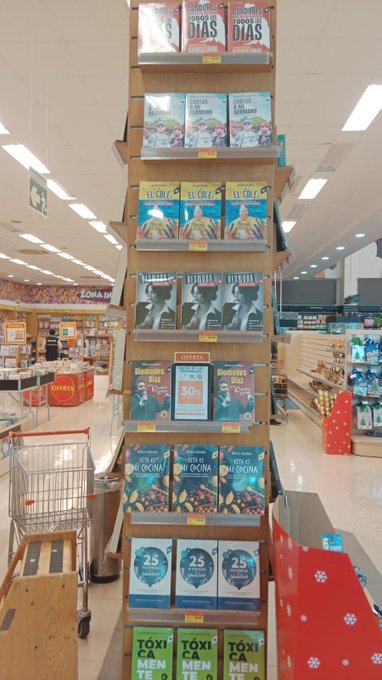 Ya en librer&iacute;as ❤️ https://t.co/Y4GvJxhZZ9