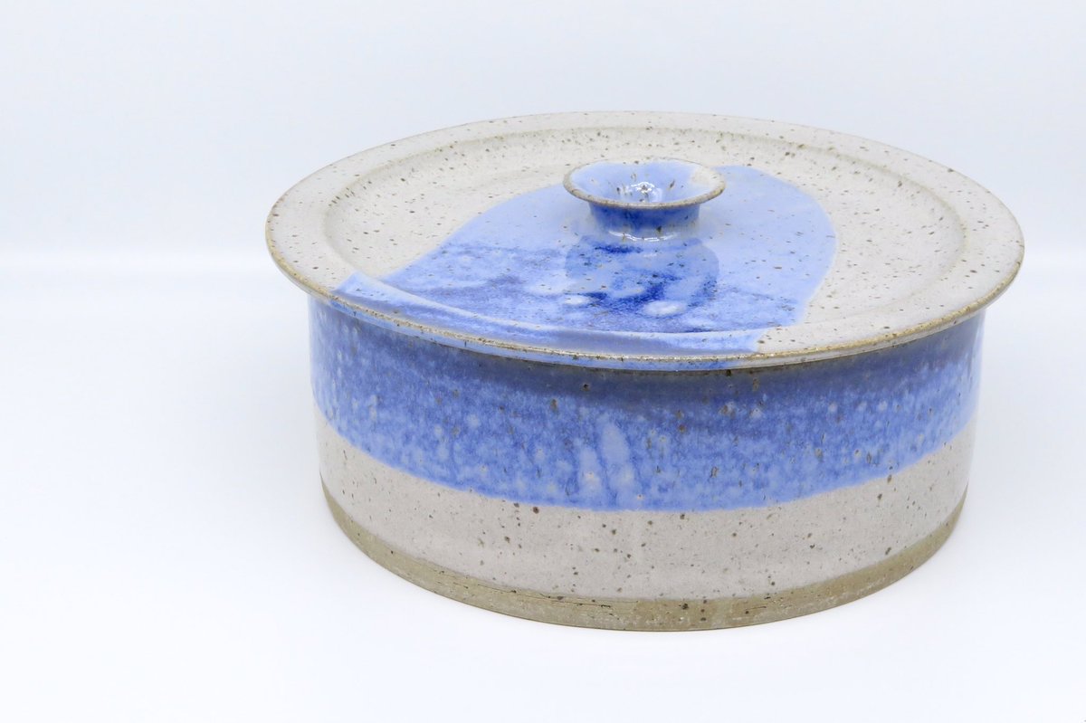 purple_pots's tweet photo. Love this new #MasalaDabba, I will add it to the website soon.
#spicebox #curry #indiancuisine #londonpotters #artinclayfarnham #exhibition #lovemyjob #ceramics #madeinlondon #buyhandmade #stoneware #wheelthrown #handmade #makersmovement #slowliving #kitchenware #tableware #e17 https://t.co/Jvjmuo3t2o