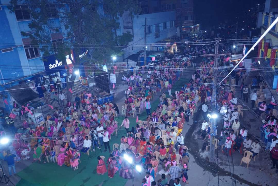 KoneruKonappa's tweet photo. ఎన్నికల ప్రచారంలో భాగంగా కాగజ్ నగర్ పట్టణంలోని తిరందాస్ బస్తీలో నిర్వహించిన సమావేశంలో పాల్గొని కారు గుర్తుకు ఓటు వేసి అత్యధిక మెజారిటీతో గెలిపించాలని ప్రజలకు విజ్ఞప్తి చేసిన సిర్పూర్ బీఆర్ఎస్ ఎమ్మెల్యే అభ్యర్థి శ్రీ కోనేరు కోనప్ప గారు

#KCROnceAgain #KonappaOnceAgain #VoteForCar #KoneruKonappa #TelanganaElections2023 #TelanganaElections #Elections #Sirpur #SirpurDevelopment #Telangana 

@TelanganaCMO @KTRBRS @BRSparty