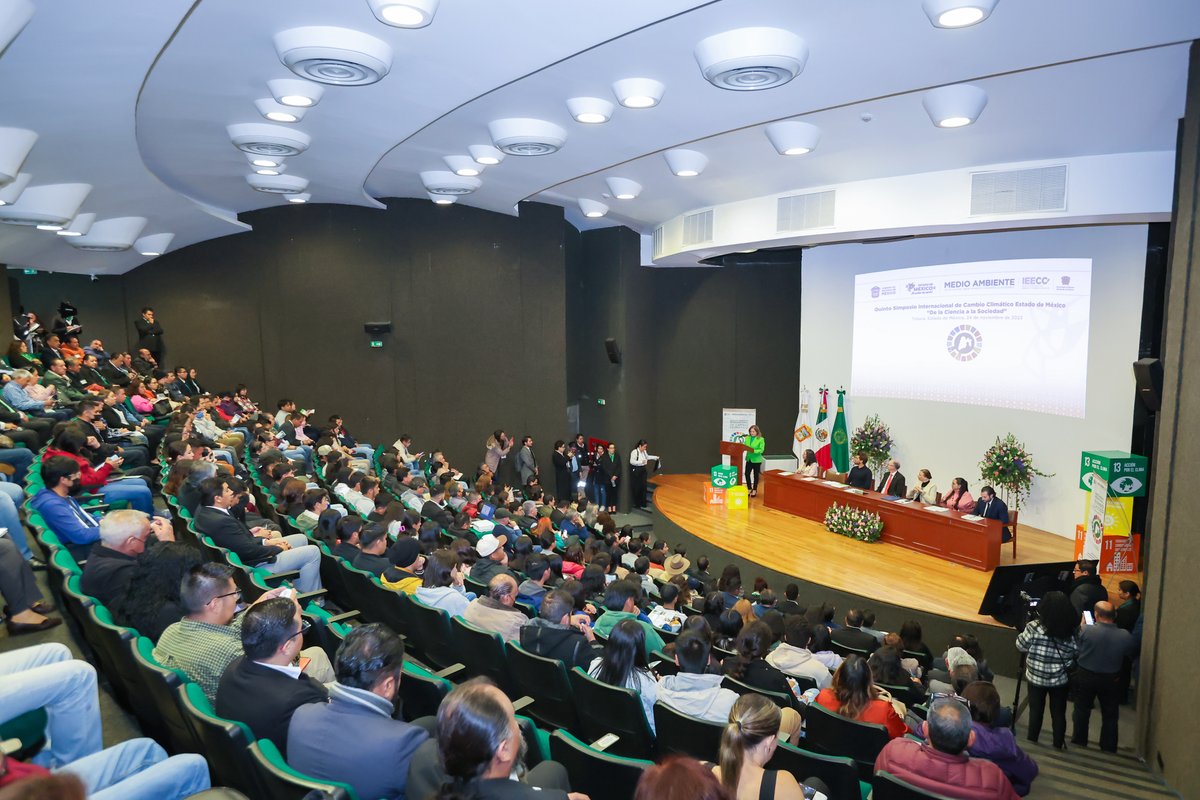IEECCedomex's tweet photo. El pasado 24 de nov, la Lic. Mayra Erendira Gómez Bravo, Directora del #IEECC, inauguró el 5to Simposio Internacional de #CambioClimático "De la Ciencia a la Sociedad"; con la presencia de la Embajadora de Serbia en México, El Rector de la #UAEMex y demás autoridades. https://t.co/1JZTHVfkrW