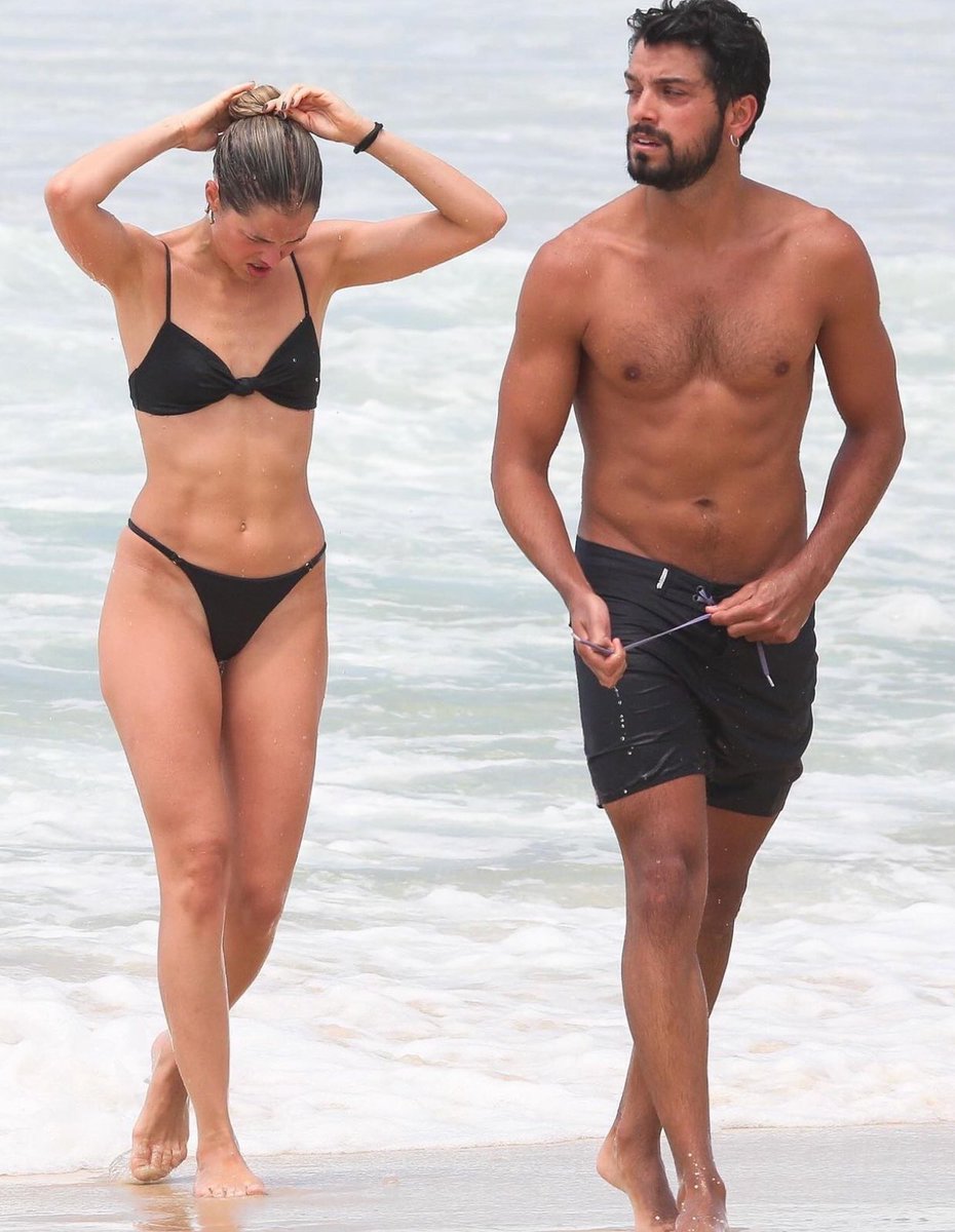 Nana Rude tweet media