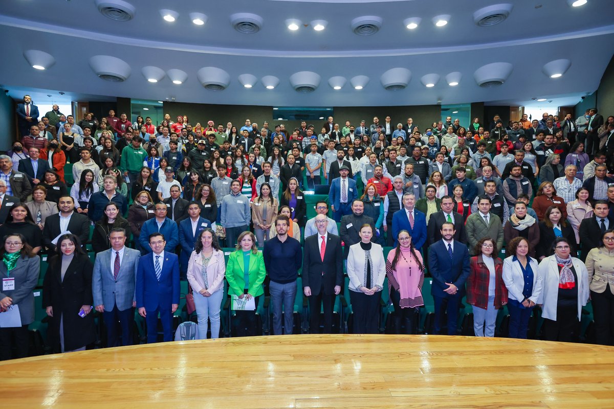 IEECCedomex's tweet photo. El pasado 24 de nov, la Lic. Mayra Erendira Gómez Bravo, Directora del #IEECC, inauguró el 5to Simposio Internacional de #CambioClimático "De la Ciencia a la Sociedad"; con la presencia de la Embajadora de Serbia en México, El Rector de la #UAEMex y demás autoridades. https://t.co/1JZTHVfkrW